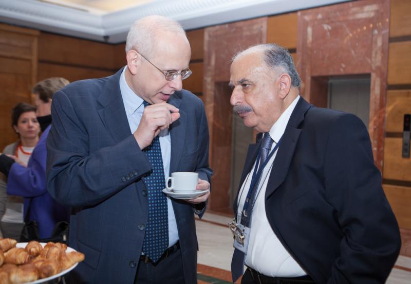Dr. Hassan Machlab, ICARDA’s Country Director in Lebanon, speaking with Dr. Mahmoud Solh.