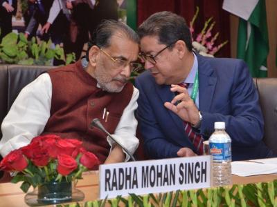 India's Agriculture Minister Radha Mohan Singh and ICARDA's Director General Aly Abousabaa have a chat during the regional coordination meeting