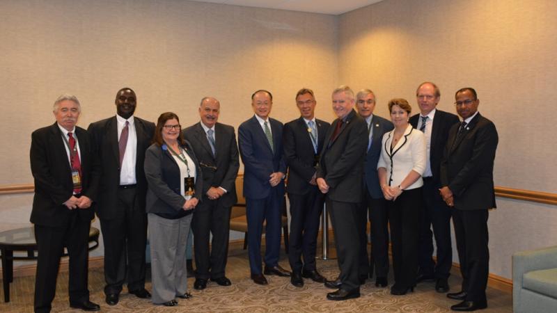 CGIAR Director Generals with the President of the World Bank,  Dr. Jim Yong Kim (center)