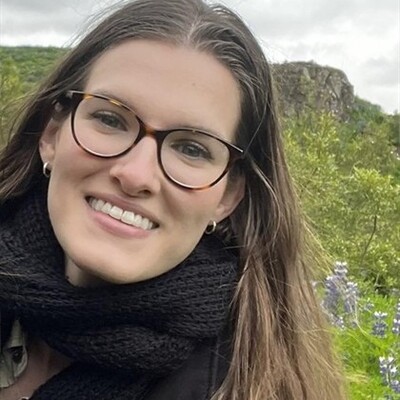 Laura Becker Laura Becker