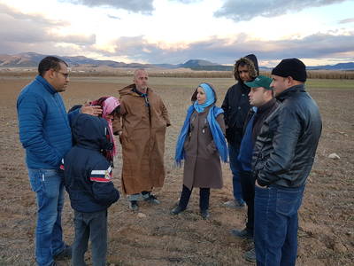 Tunisian and Algerian partners meet a conservation agriculture farmer in Setif, Algeria