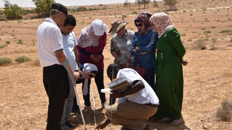  Dr. Kossi Nouwakpo (kneeling) with course participants in Jordan, where the training was held.