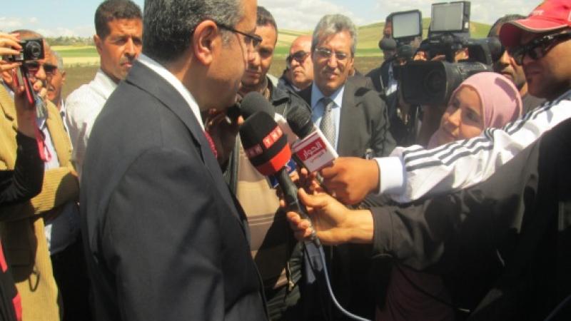 Tunisia’s Minister of Agriculture, H. E. Dr. Lassad Lachaal, visited the research location to observe progress. 
